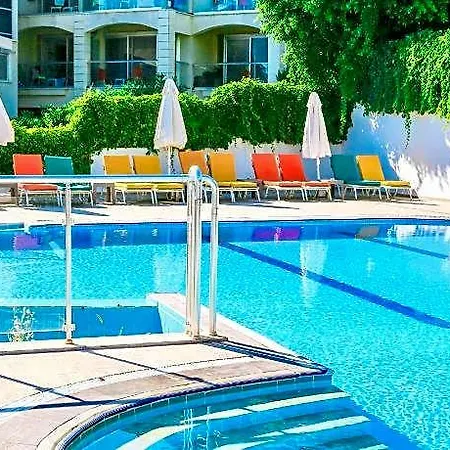 Tropical Deluxe Hotel 4*