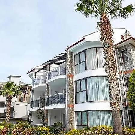 Tropical Deluxe Otel 4*